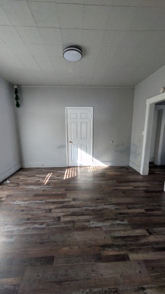 Building Photo - 226 S Clark St