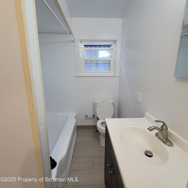 Building Photo - 224 Harrison Ave