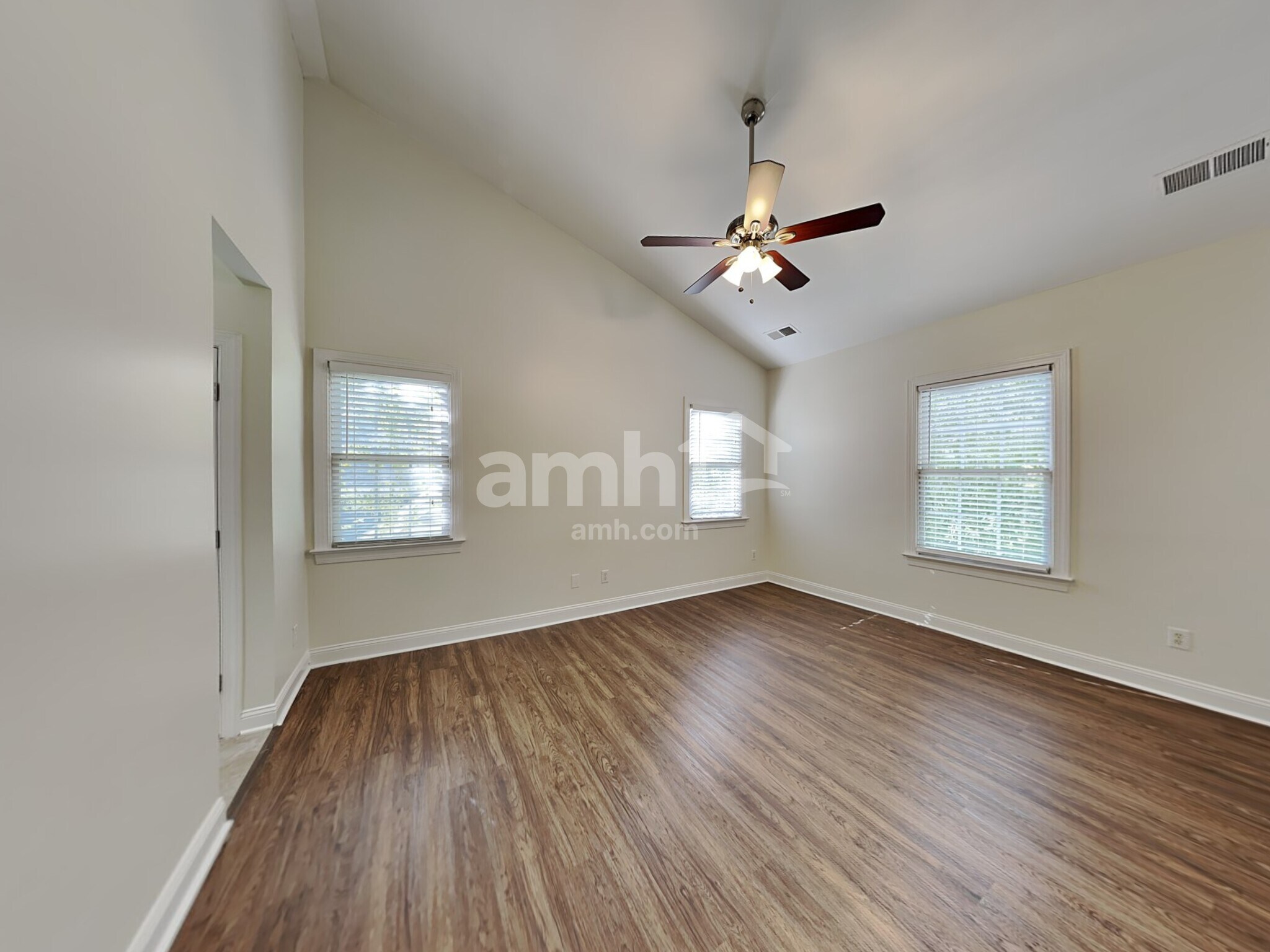 Building Photo - 7809 Hollow Oaks Ln