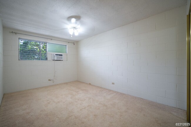 Building Photo - $1,790/ 1 BED / 1 BATH/ 1 PARKING IN MAKIKI