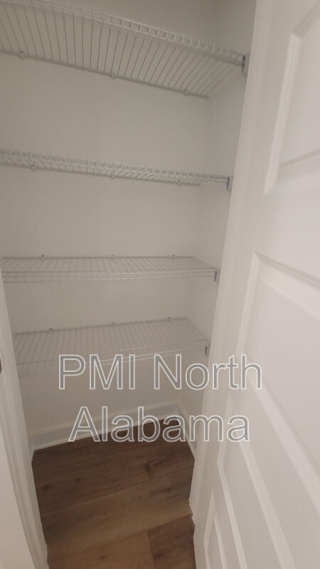 Building Photo - 7601 Discovery Pt Dr NW