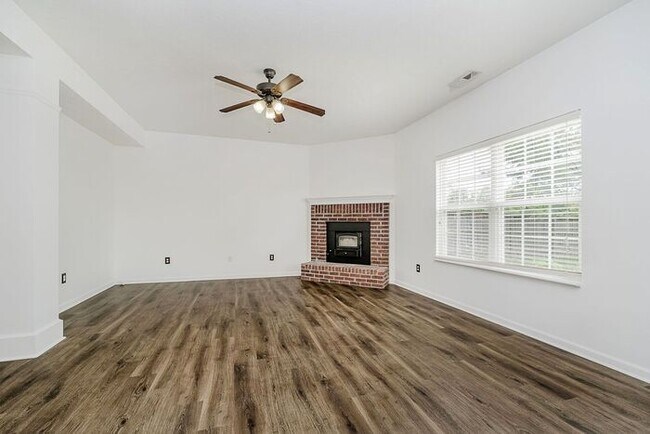 Building Photo - 6563 Enclave Blvd