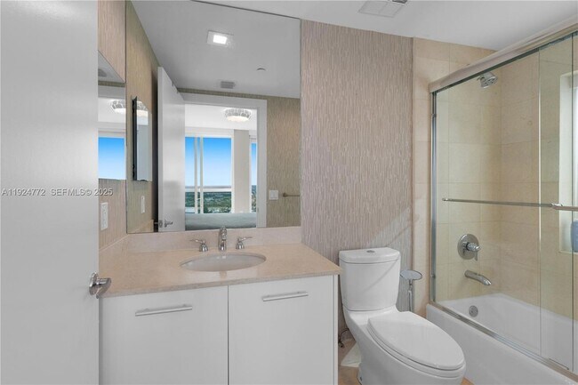 Building Photo - 2711 S Ocean Dr