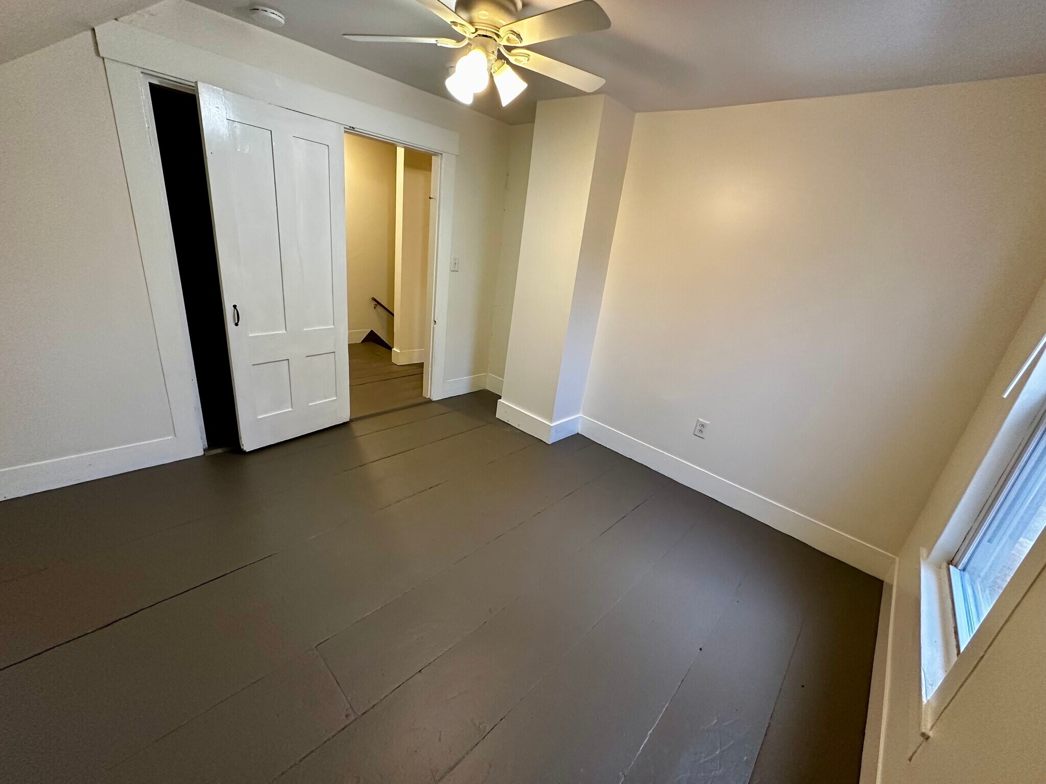 Bedroom (smaller) - 44 Kansas Rd