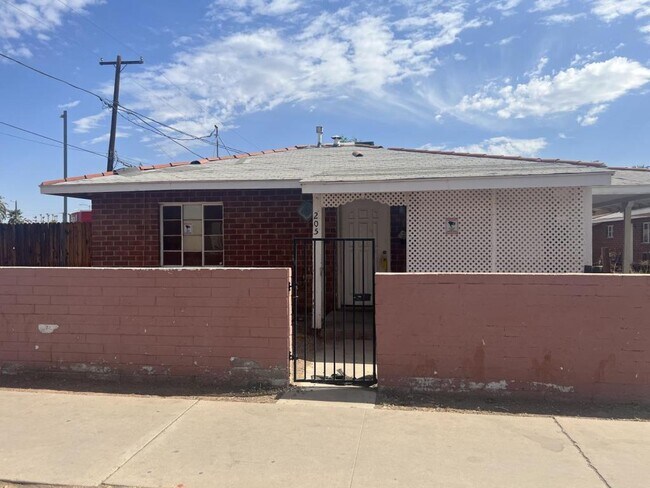 Building Photo - 205 n 21st ave