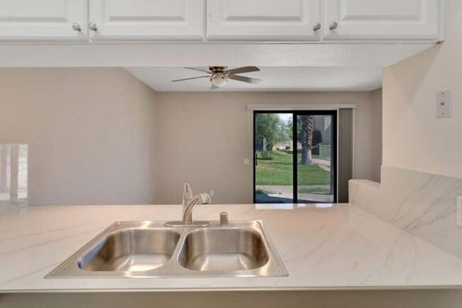 Building Photo - 34 Lakeview Cir