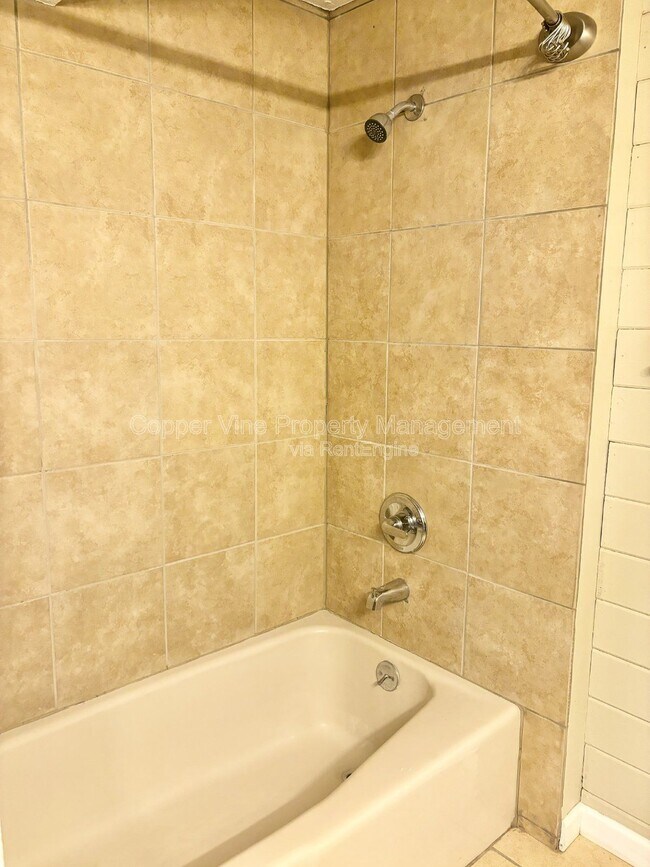 Building Photo - 9319 W 92nd Ave