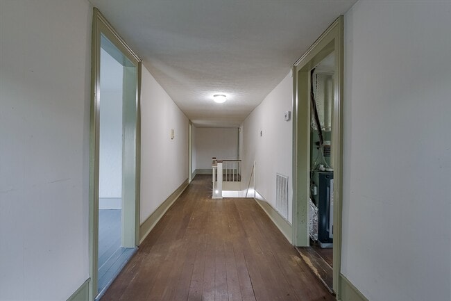 Building Photo - 329 Grayson St