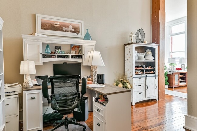 Building Photo - 525 22nd St