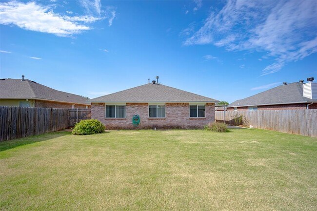 Building Photo - 337 W Chantilly Way