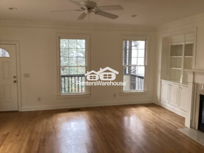 Building Photo - 1073 Davis Cir NW