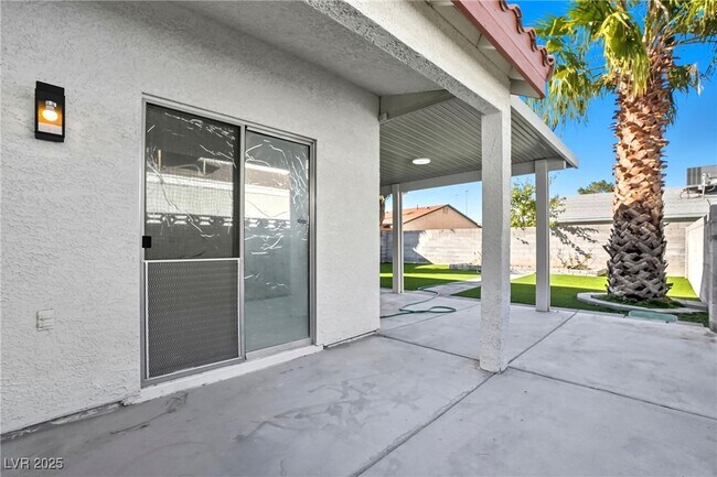 Building Photo - 6928 W Atrium Ave