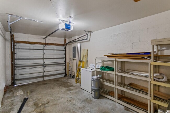 Building Photo - 13945 Langley Pl