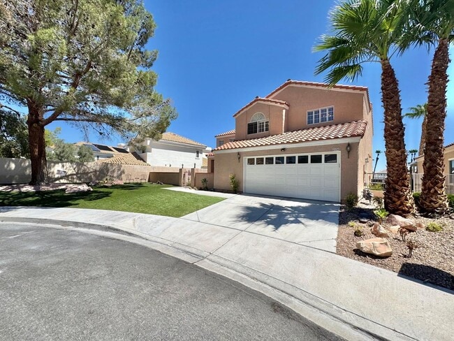 Primary Photo - GORGEOUS 2 STORY SPACIOUS 4 BEDROOM HOUSE ...