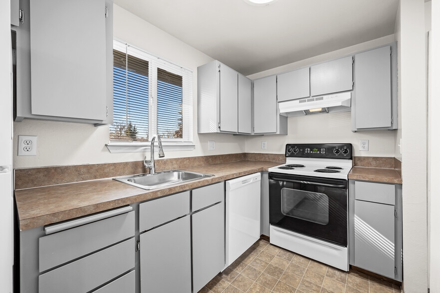 Primary Photo - The Ferns Apartments