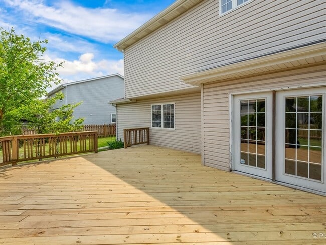 Building Photo - 646 Otter Way