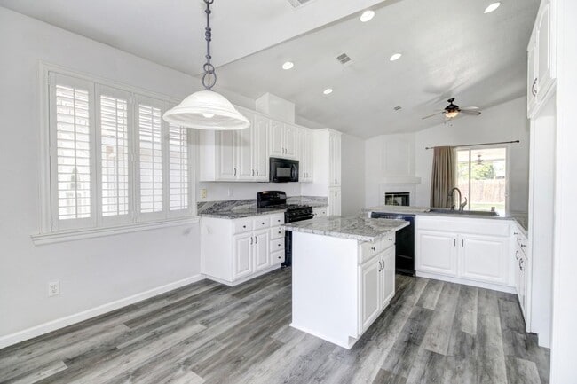 Building Photo - 953 Portside Cir