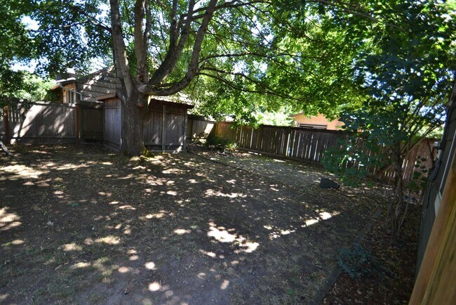 Building Photo - 13702 Densmore Ave N
