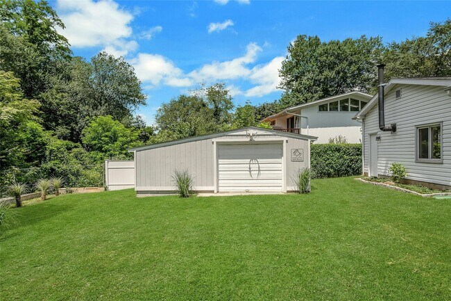 Building Photo - 77 Greenwood Ln