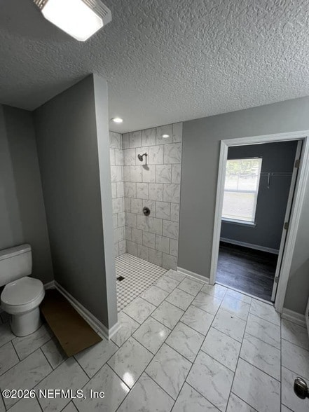 Building Photo - 11169 Thomas Dr