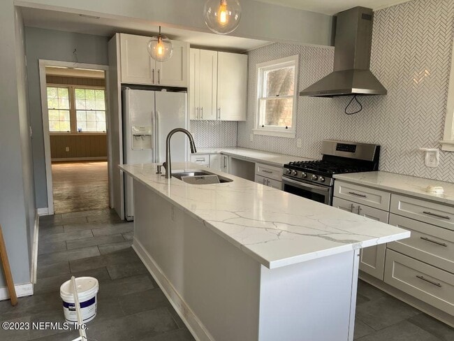 Building Photo - 1337 Menna St