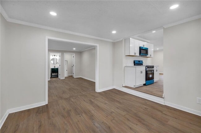 Building Photo - 2060 Baker Rd NW