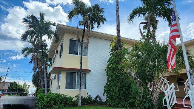 Building Photo - 505 S Ocean Dr