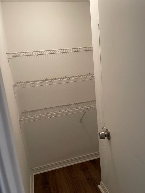 Building Photo - 543 Cedarwood Dr