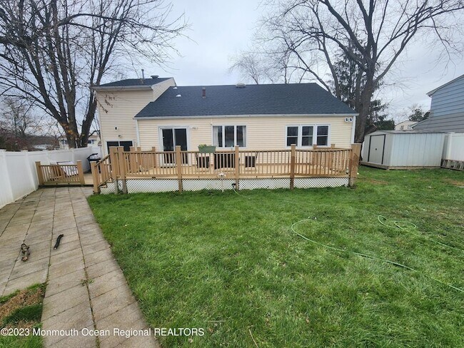 Building Photo - 26 Lincroft Ave