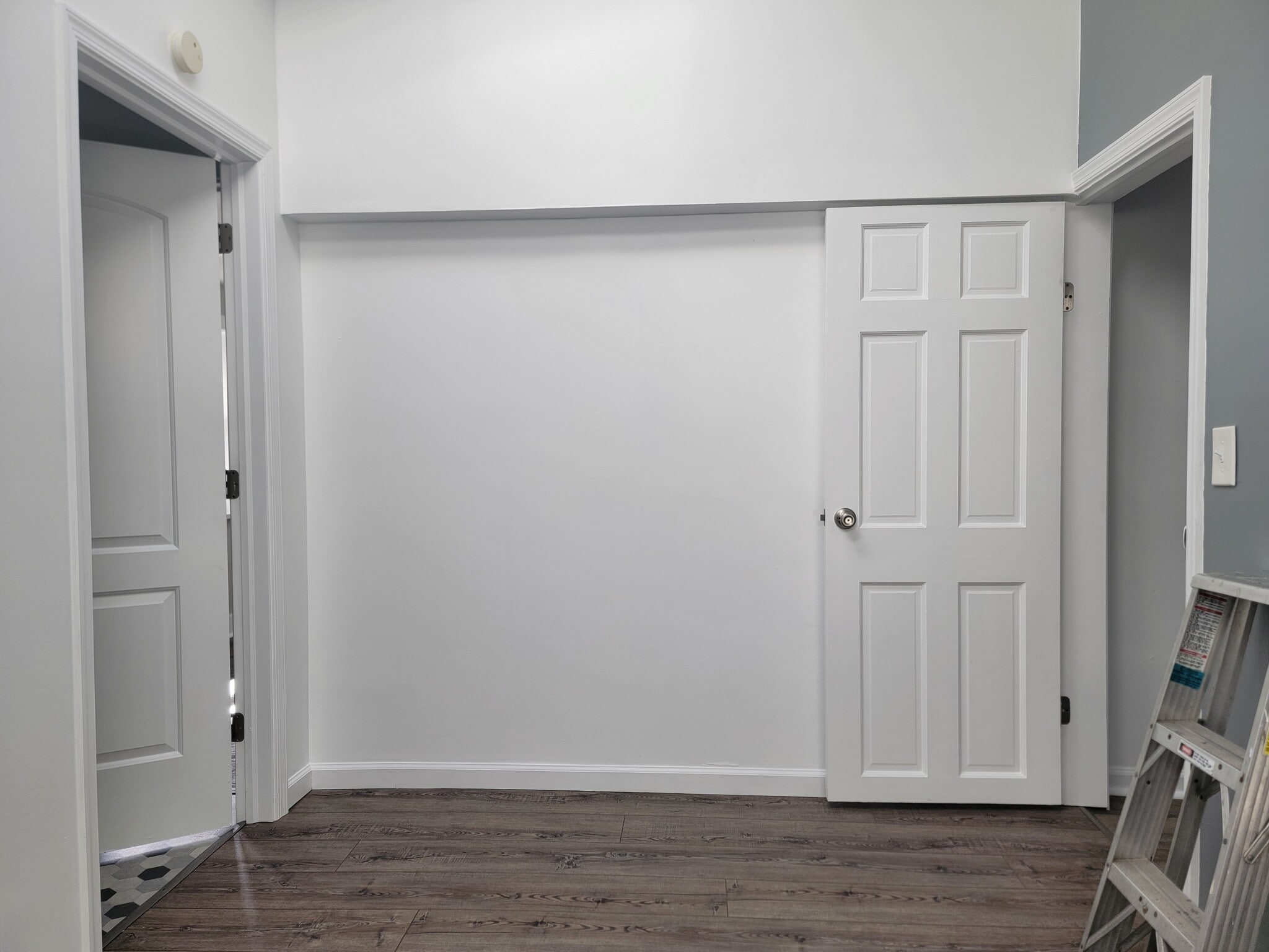 Building Photo - 213 N Market St