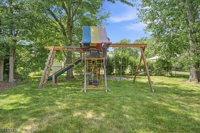 Building Photo - 6 Poplar Pl