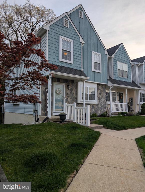 Building Photo - 609 Hartland Ct