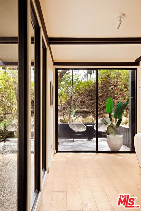 Building Photo - 5649 Valley Oak Dr