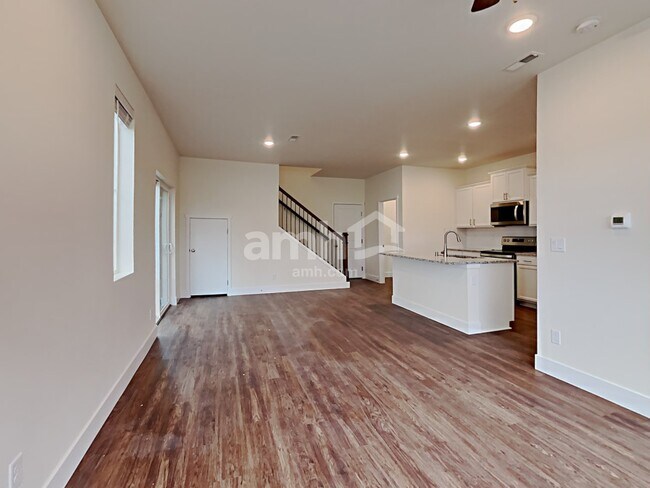 Building Photo - 33142 Ten Trails Pkwy
