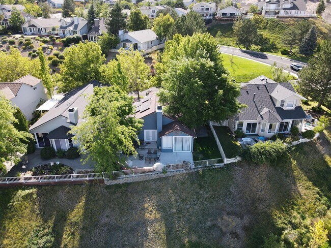 Building Photo - 2320 Overlook Ct