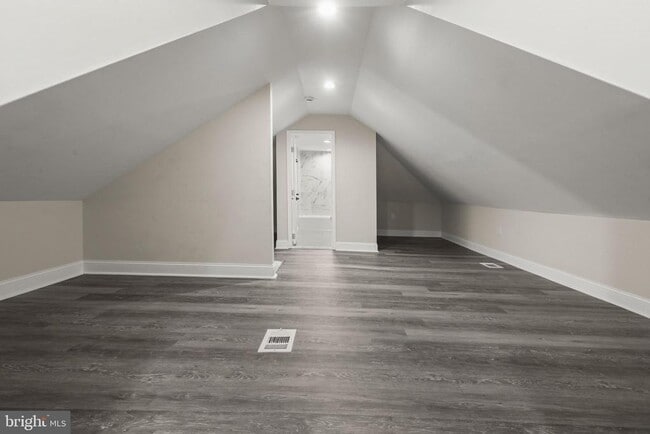 Building Photo - 505 McCabe Ave