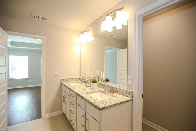 Building Photo - 2304 Shetley Creek Dr