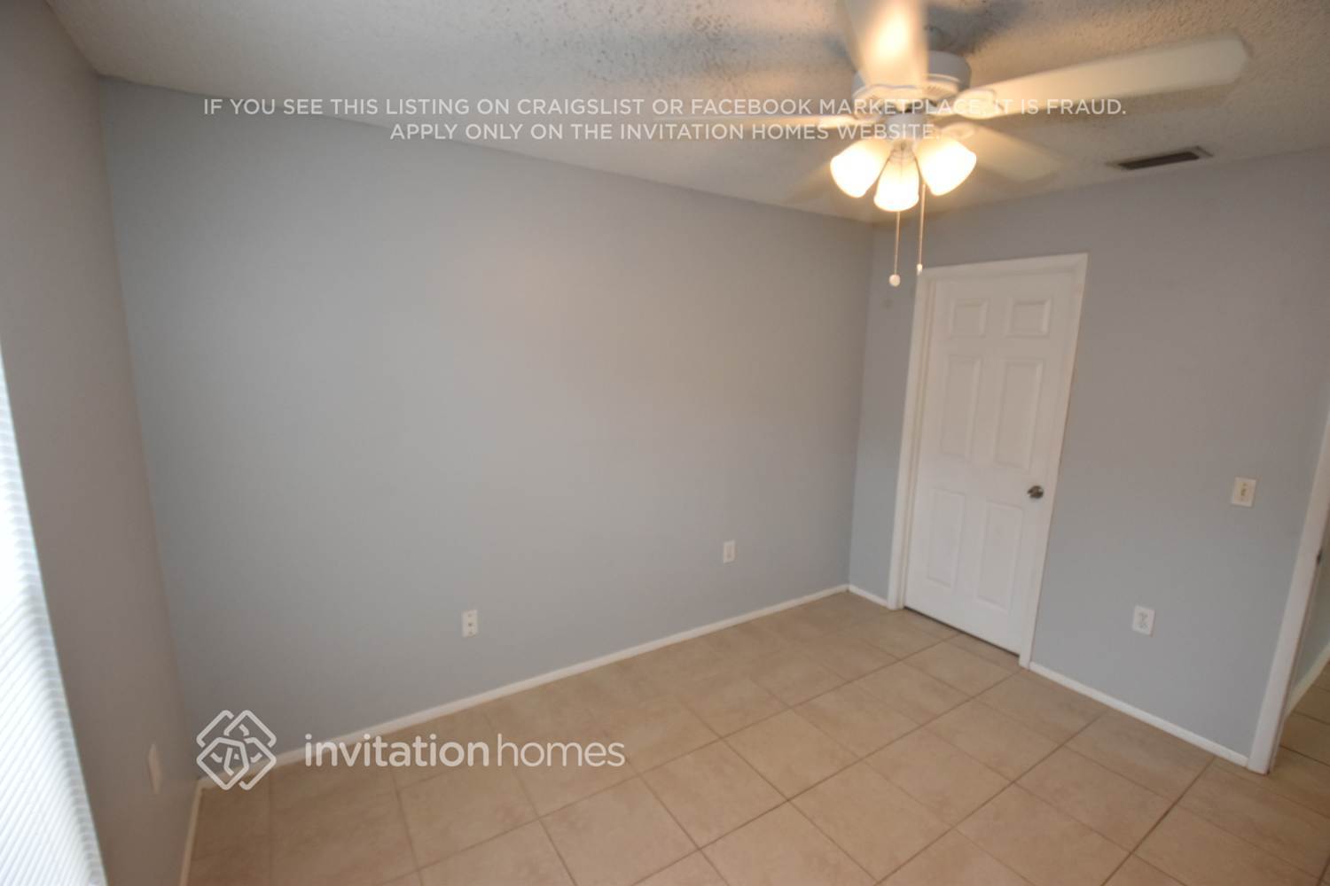 Building Photo - 1117 W Knollwood St