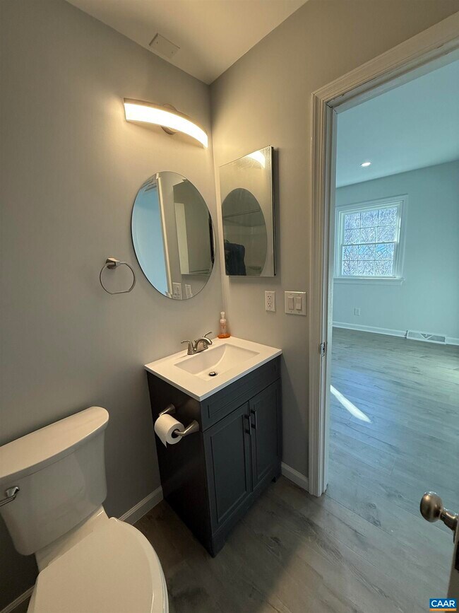 Building Photo - 120 Georgetown Green