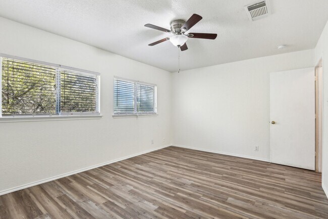 Building Photo - 16216 Ike Ln