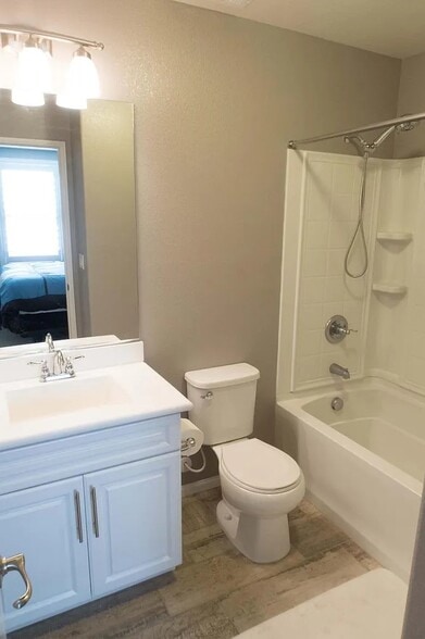 Building Photo - 1815 Magenta Ct