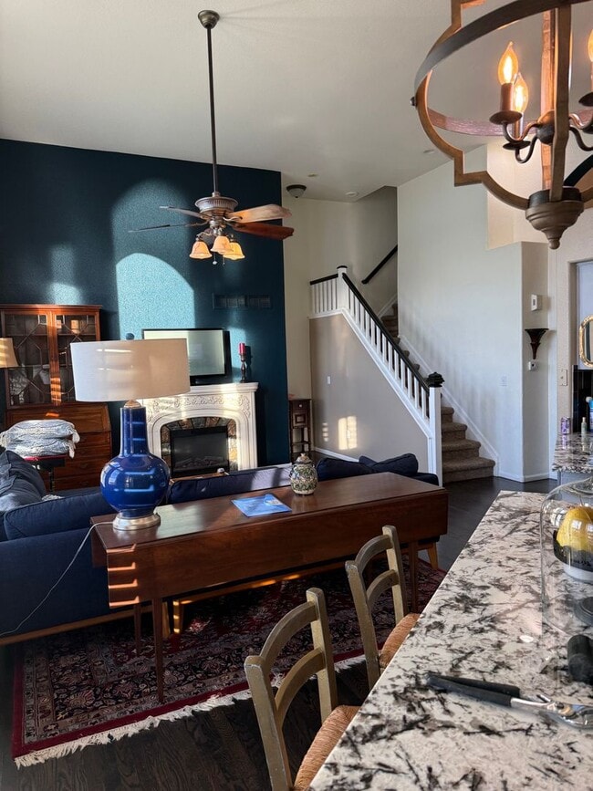 Building Photo - Beautiful Furnished 3 Bedroom/2.5 Bathroom Single Family Home with Flexible Lease terms.