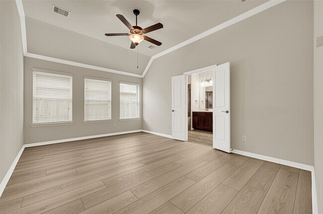 Building Photo - 2414 Willow Fall Ln