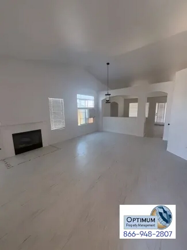 Building Photo - Spacious 4-Bedroom Home with Elegant Finishes & Convenient Location