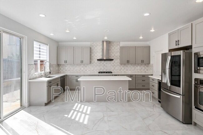 Building Photo - 356 W Weeping Willow Ave