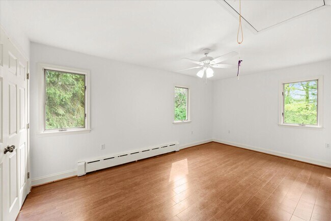Building Photo - 6013 Selvyn Rd