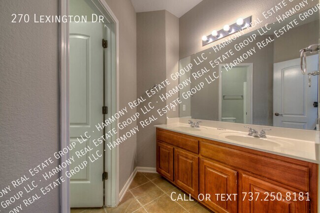 Building Photo - 270 Lexington Dr