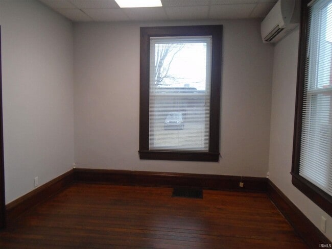 Building Photo - 623 W Washington Blvd