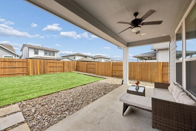 Building Photo - 8112 Skytex St