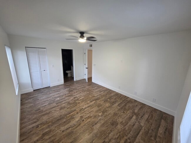 Building Photo - 209 Foxtail Dr